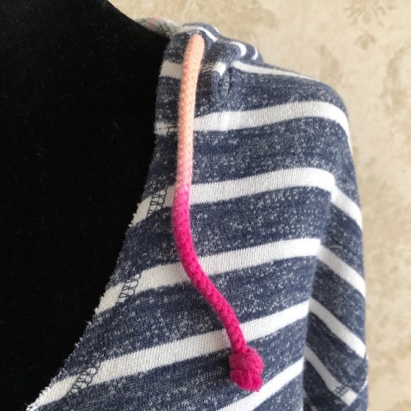 NWOT Billabong hoodie - Picture 2 of 10